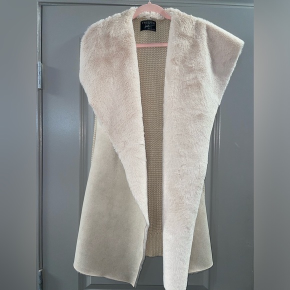 Twelth Love Suede Faux Fur Open Front Vest Sweater Size: M in Cream beige NW - Picture 8 of 10